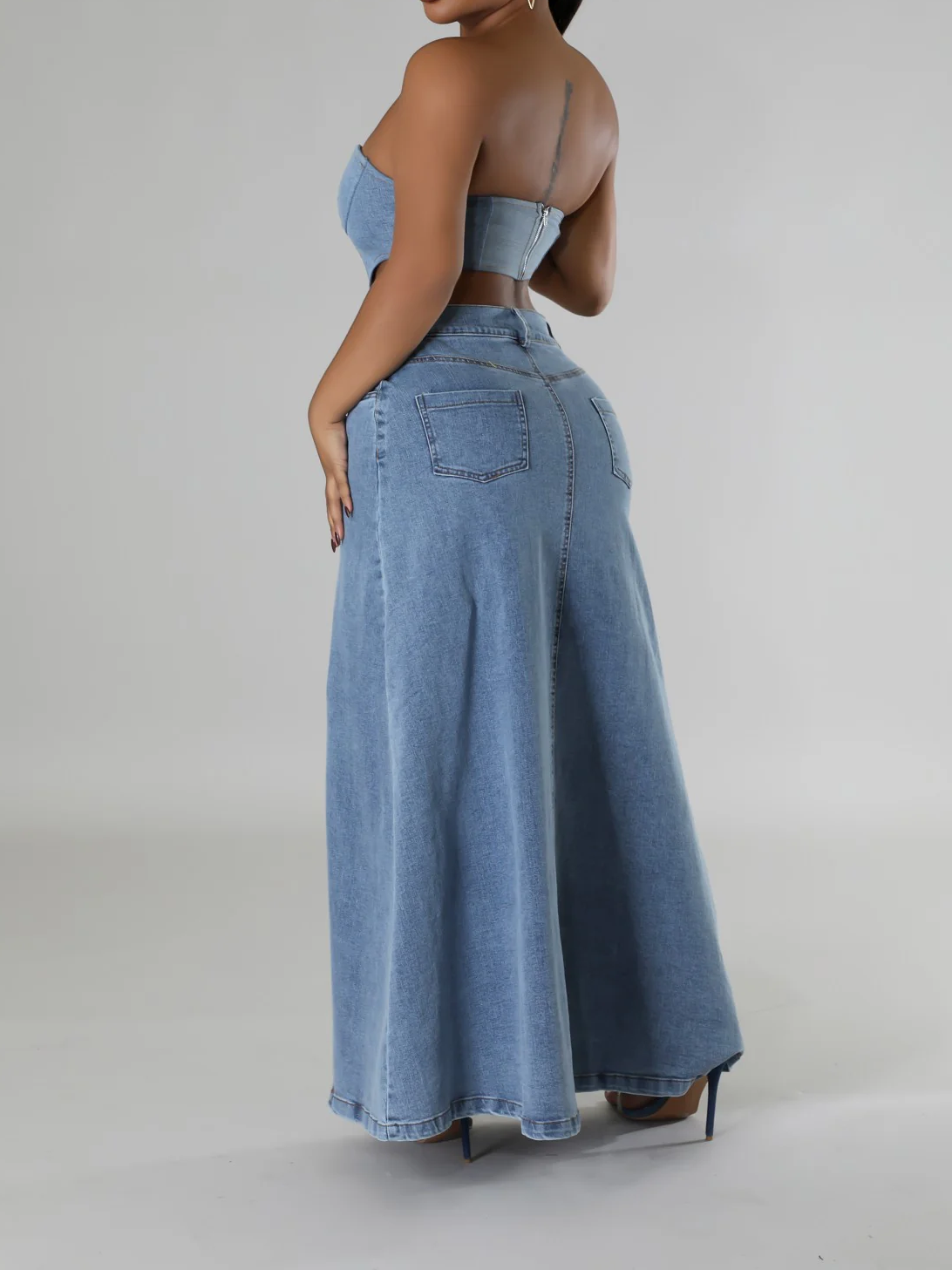 High-Waisted Stretch Skirt – Sleek, Flirty & Effortlessly Chic