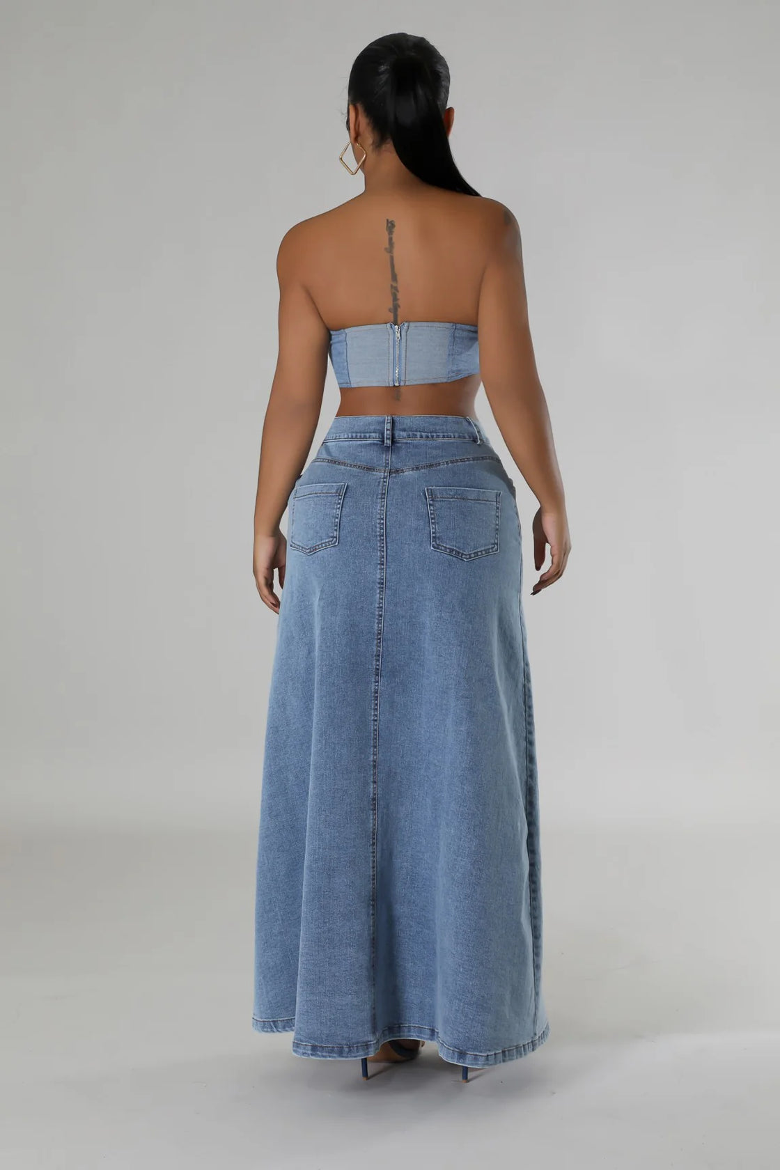 High-Waisted Stretch Skirt – Sleek, Flirty & Effortlessly Chic